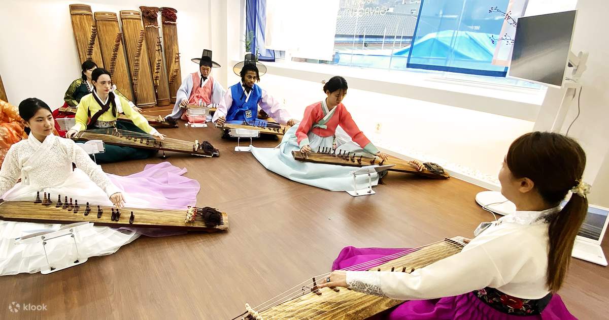 北村で美しい伽耶琴（カヤグム）